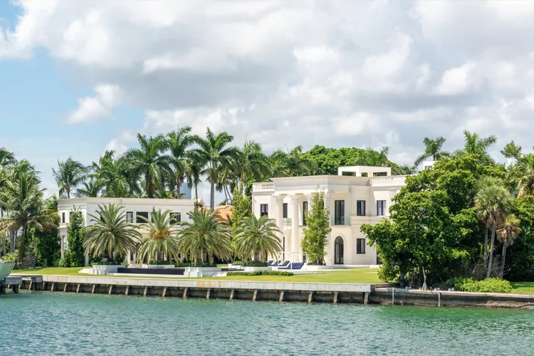 Annual & Q4 2023 Miami Beach Luxury Condo Market Report - Growth Slows, Prices Stable