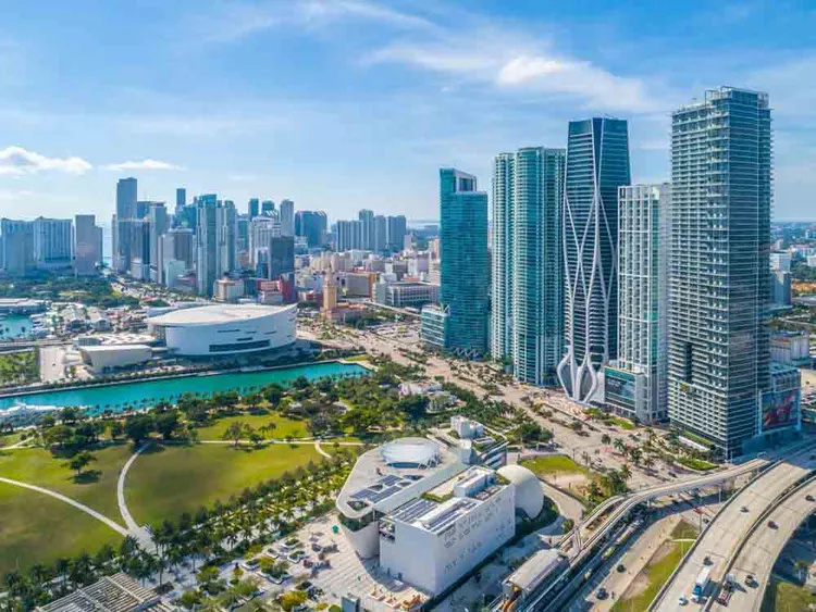 Greater Downtown Miami Luxury Condo Market Report Q1 2025: Strong Prices, Surging Inventory
