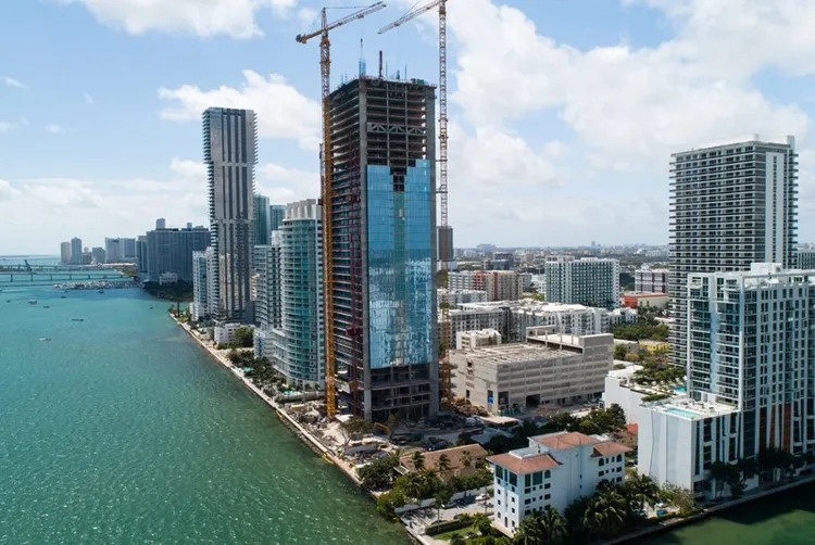 Guía completa para comprar un condominio en preconstrucción en Miami