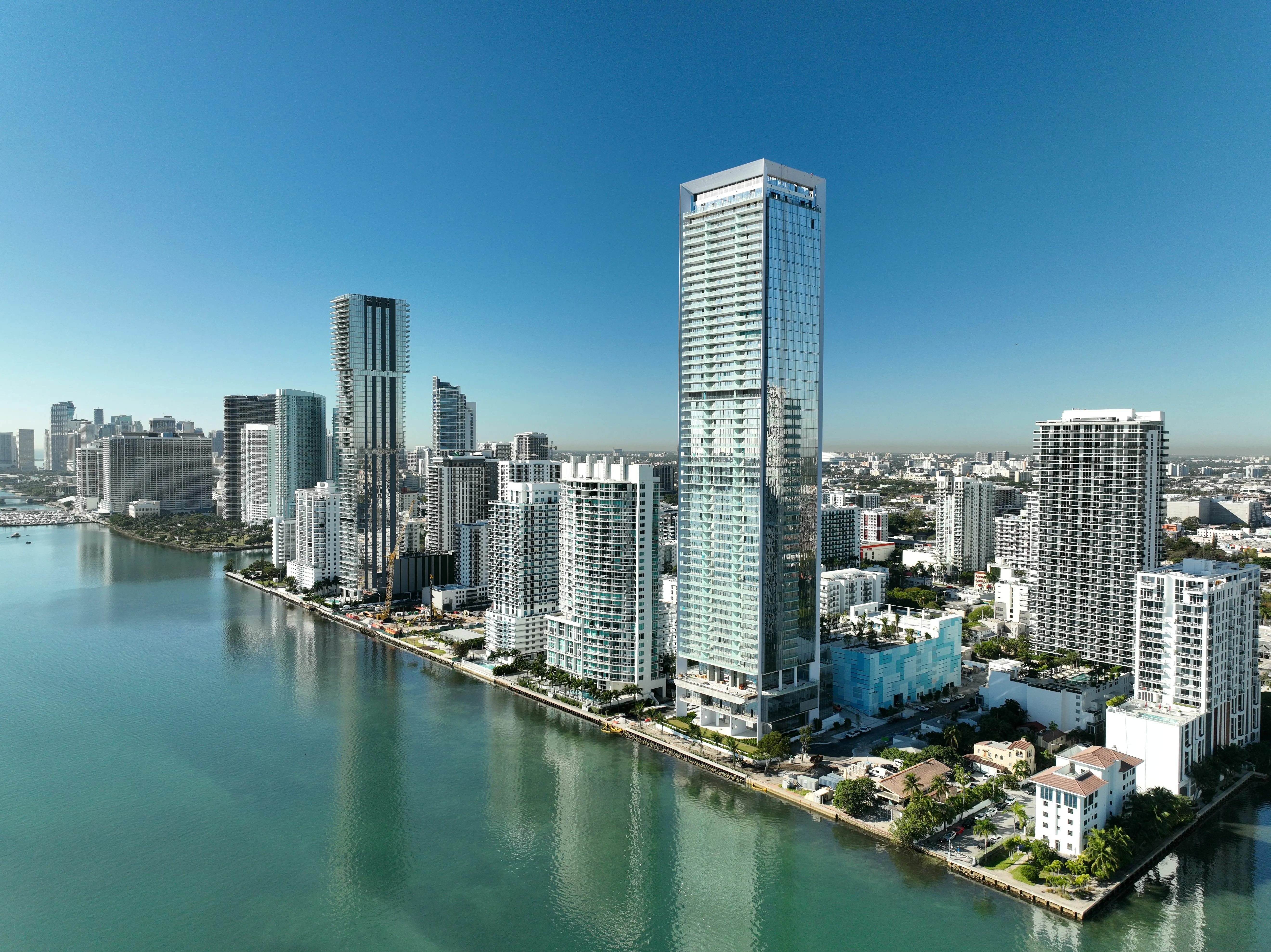 Q1 2025 Miami Luxury Condo Market Summary: Record Prices but Still a Buyer’s Market?
