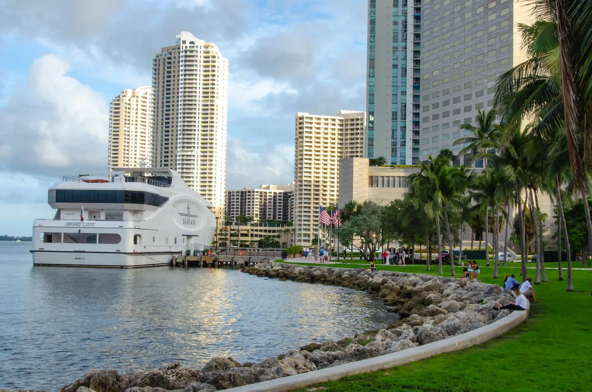 Q2 2022 Greater Downtown Miami Luxury Condo Market Report - Downtown Leads Miami Growth