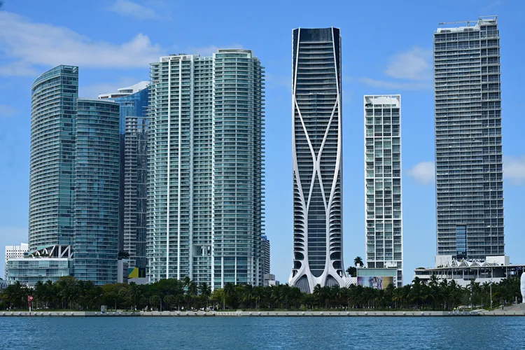 Q2 2023 Miami Luxury Condo Market Report: Market Finds Stability & Balance