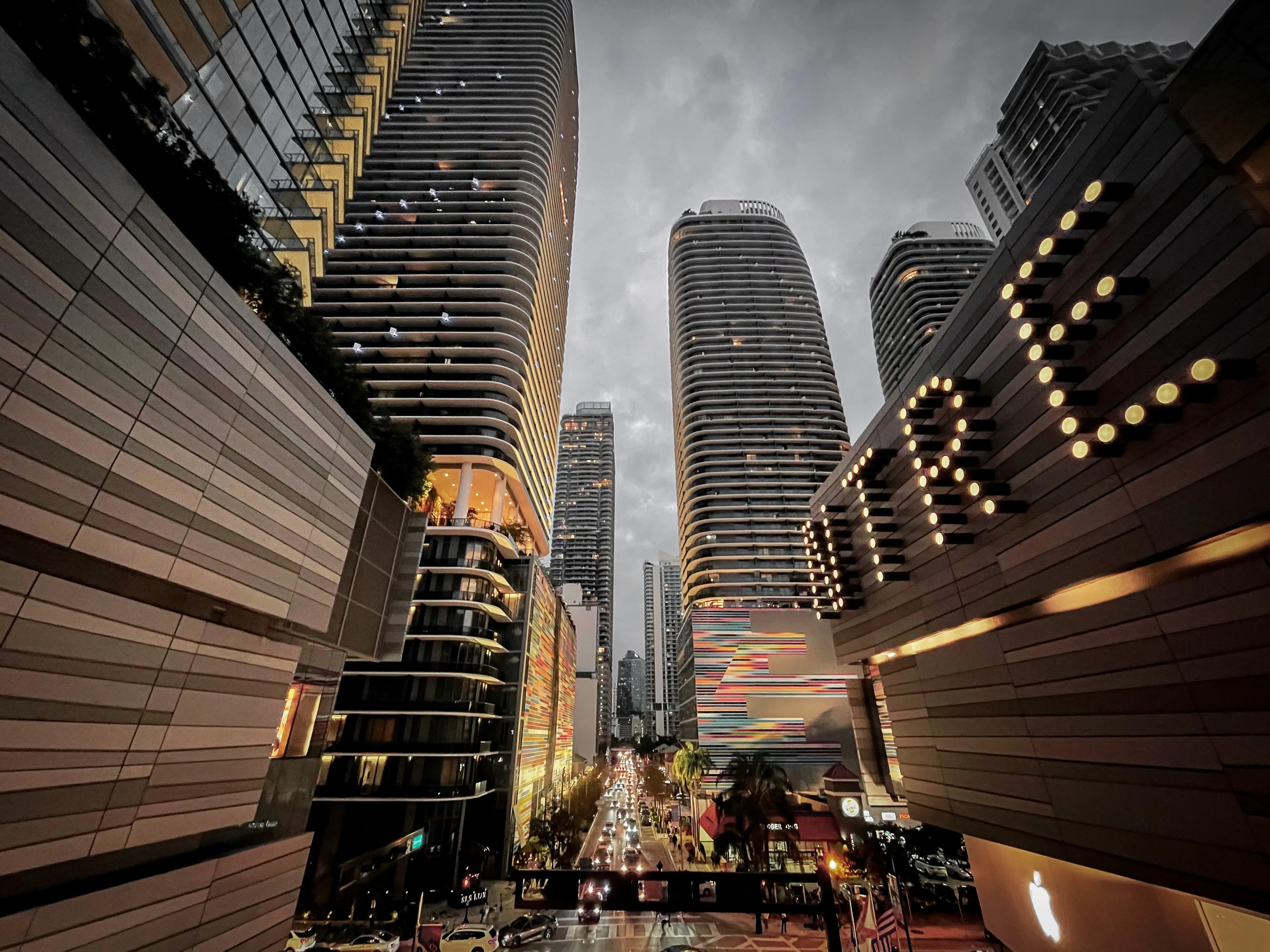 Q4 2021 Greater Downtown Miami Luxury Condo Market Report - Edgewater Leads Miami Growth