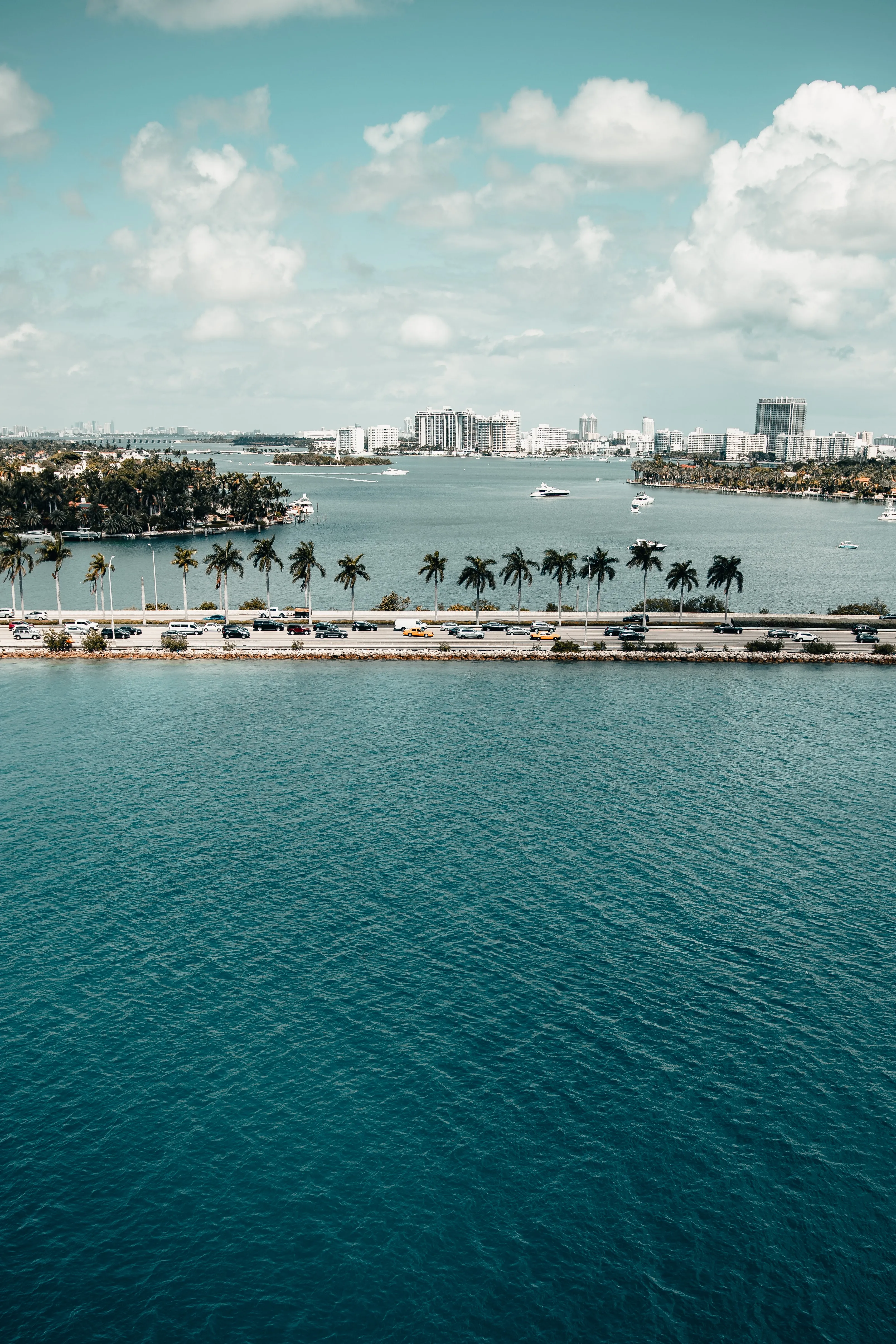 Q4 2022 & Annual Miami Beach Luxury Condo Market Report & Stats