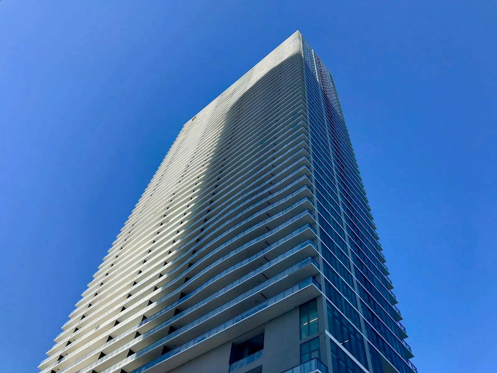 The Latest Buildings Going Up, Topping Off, and Nearing Completion in Edgewater