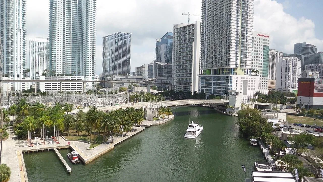 When is the Right Time to Buy a Miami Condo? 3 Key Factors to Consider
