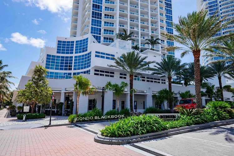 Continuum I South image #6