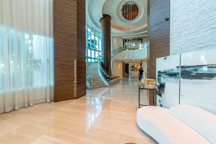 Continuum I South image #16