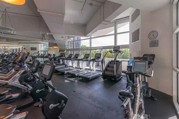 Continuum I South image #17