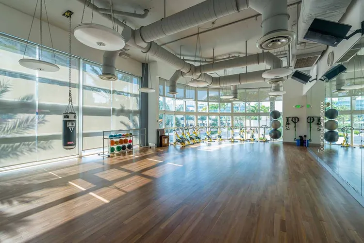 Continuum I South image #18