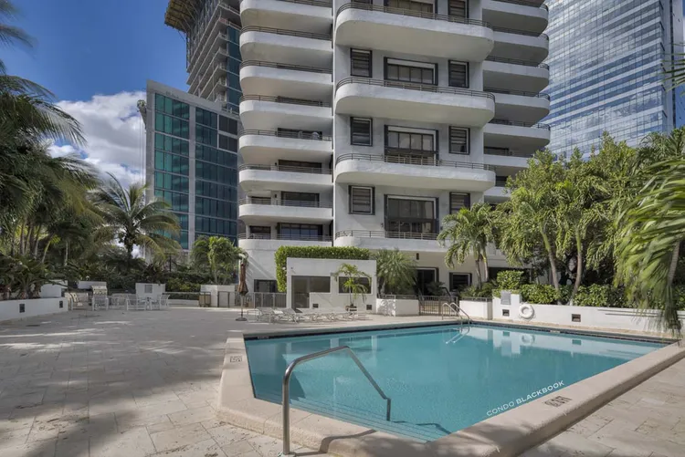 Brickell East image #9