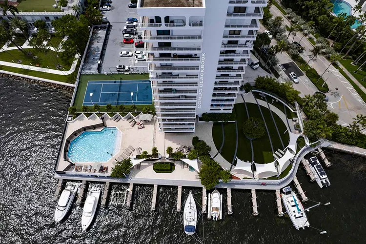 Brickell Harbour image #6