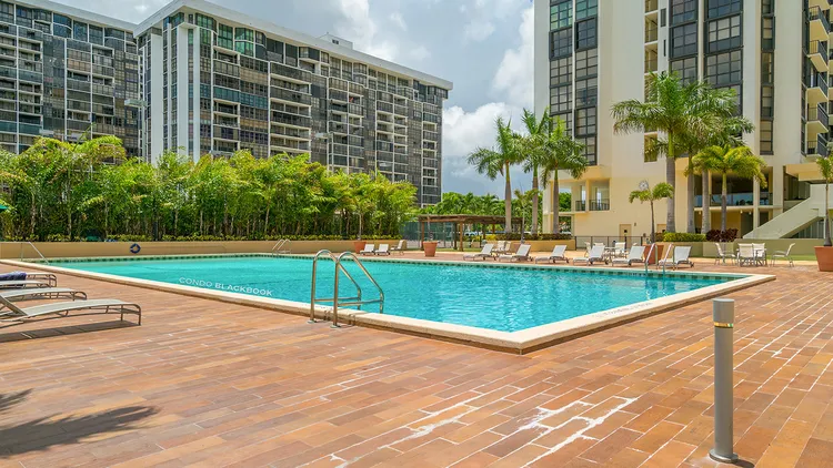 Brickell Place B image #8