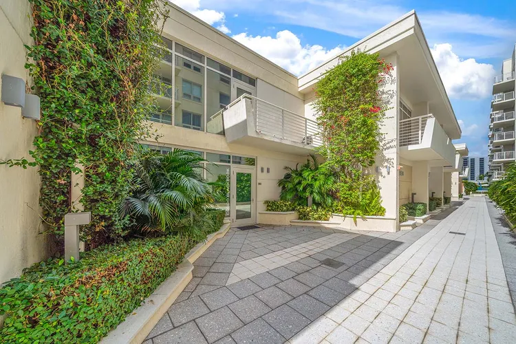 Midblock Condominium image #7