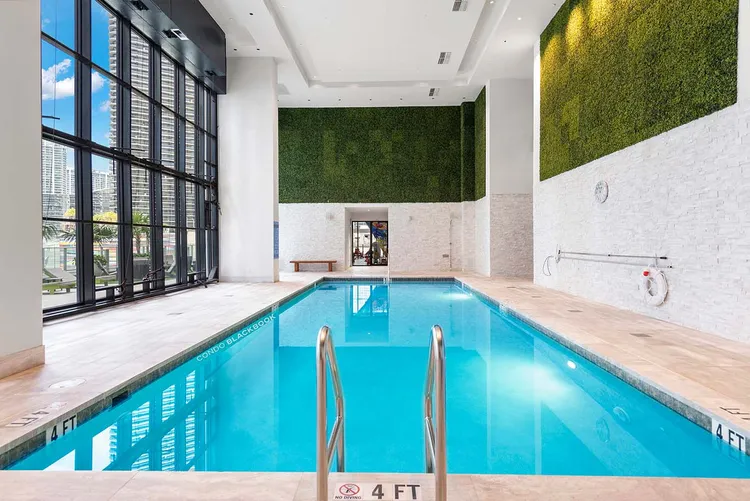 1010 Brickell image #12