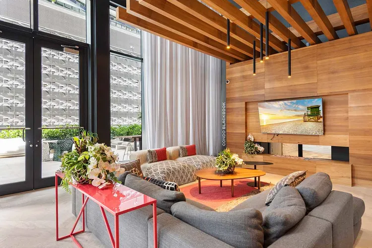 1010 Brickell image #16