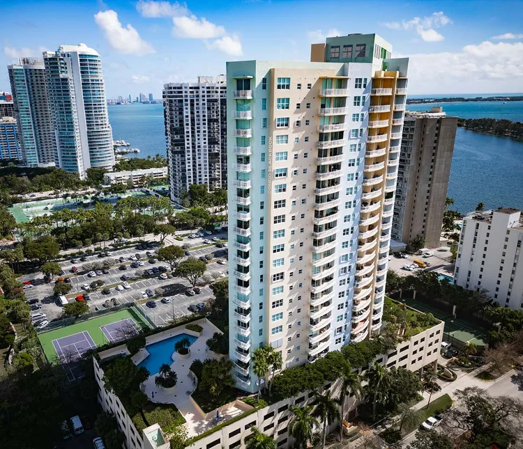 Metropolitan at Brickell image #1