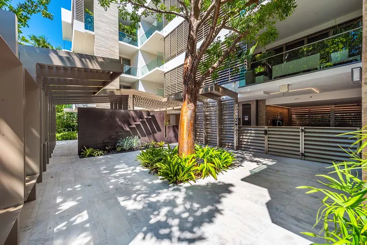 Louver House image #10