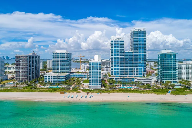 Carillon Condo North Tower image #5