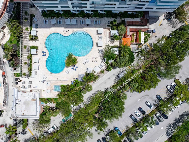 South Pointe Tower image #6