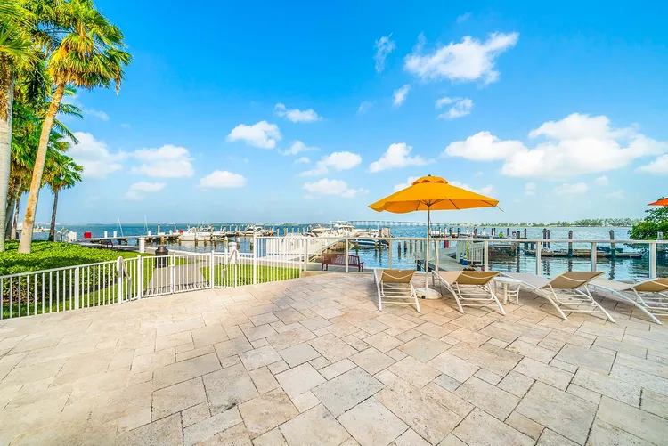 Villa Regina Condo image #6