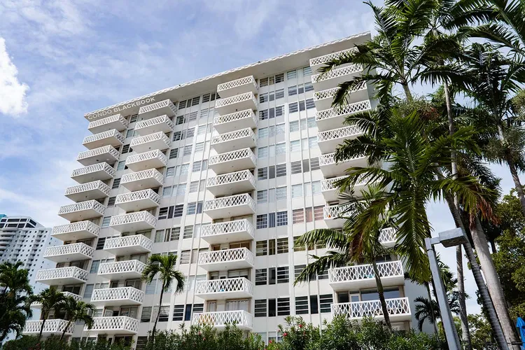 Brickell Shores image #7