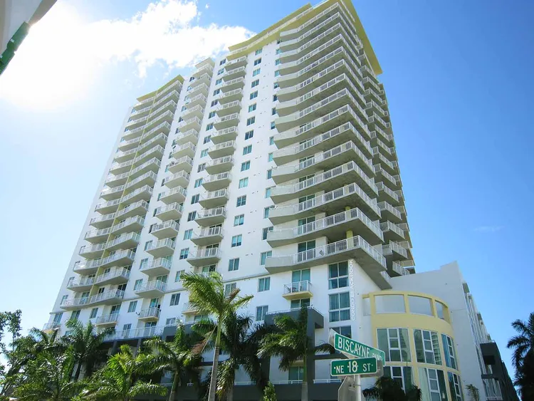 1800 Biscayne Plaza image #6