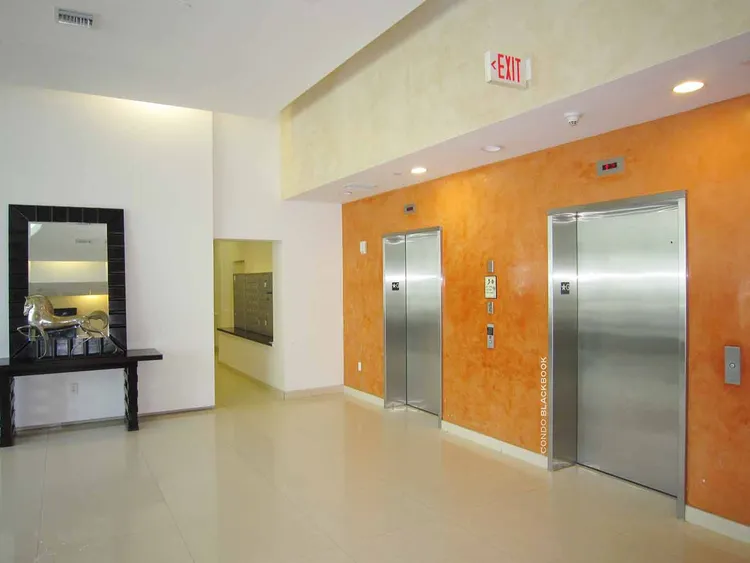 1800 Biscayne Plaza image #7