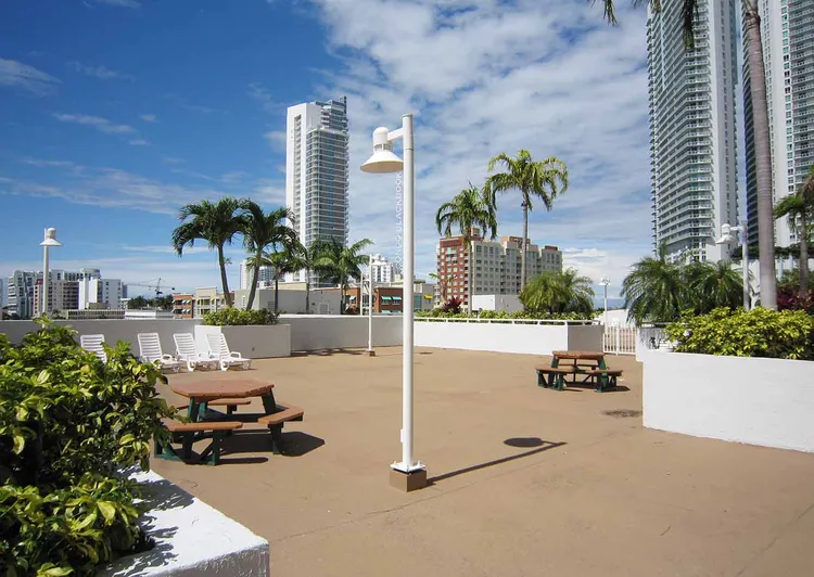 1800 Biscayne Plaza image #13