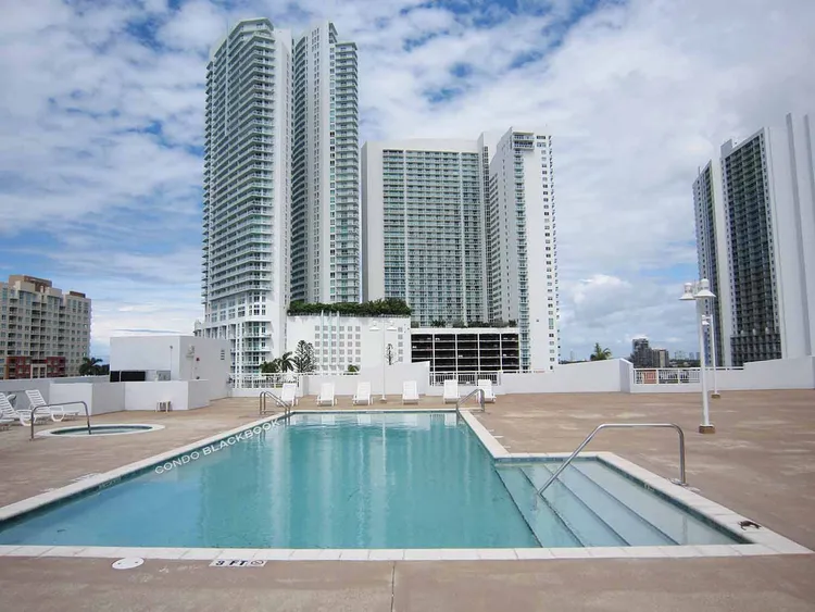 1800 Biscayne Plaza image #16