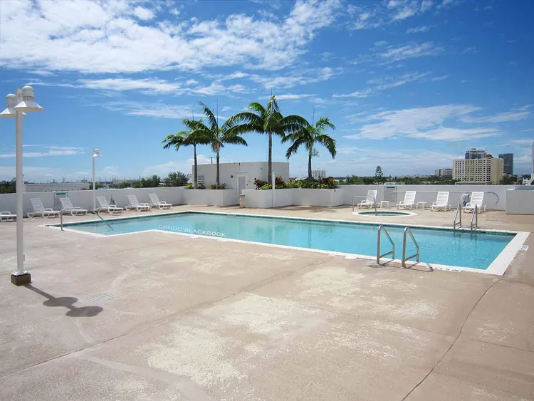 1800 Biscayne Plaza image #17