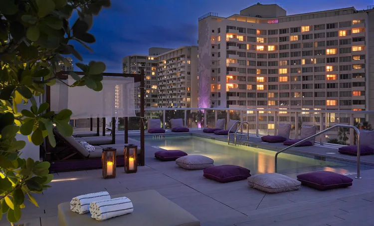 1215 on West image #6