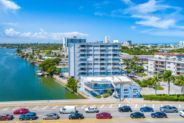 Fountain Towers image #2