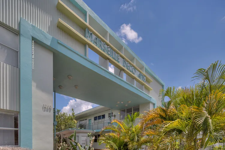 Marseilles Deco image #1