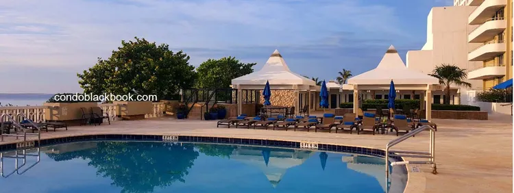 Oceanside Plaza image #5