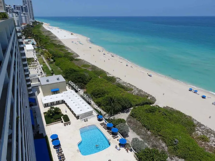 Oceanside Plaza image #7