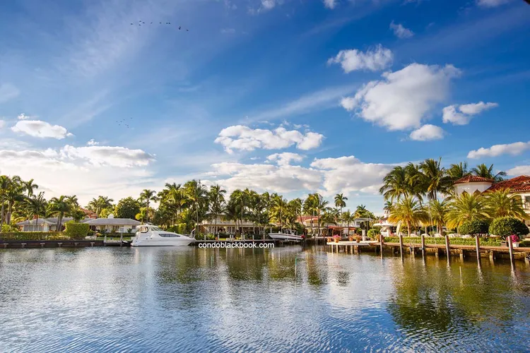 Four Seasons Private Residences image #1