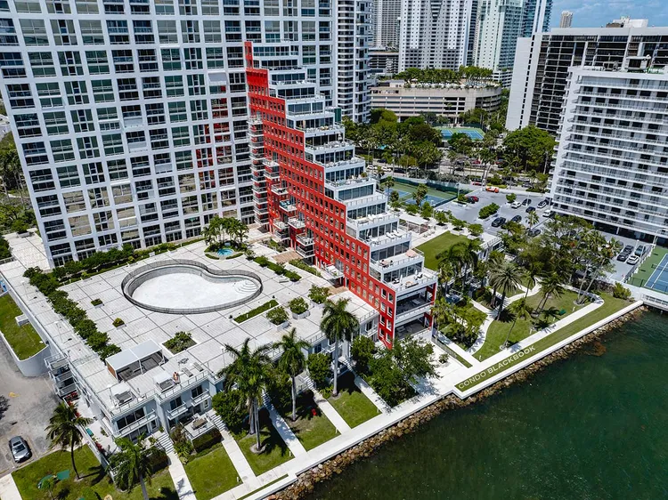 The Palace Condo image #6