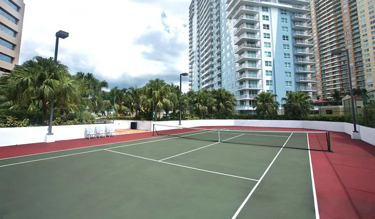 Yacht Club at Brickell image #8