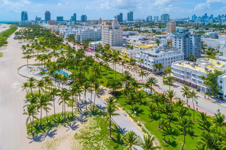 Carlyle Condo Hotel image #1