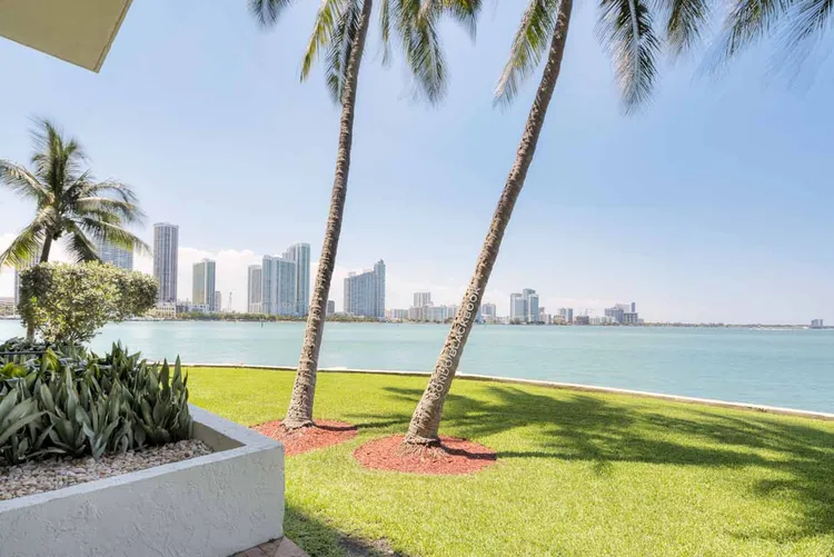 Venetian Isle Condo image #9