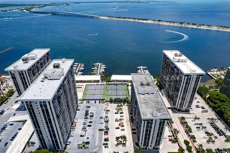 Brickell Place D image #7