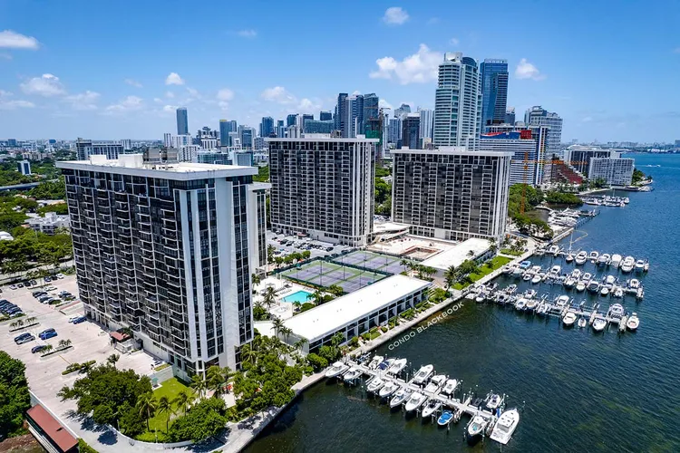 Brickell Place D image #8