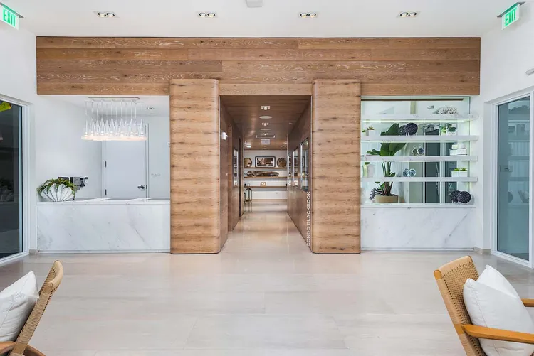 Tiffany House image #13