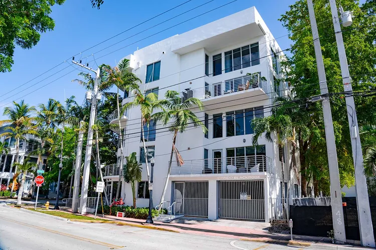 The Manhattan Condo Lofts image #2