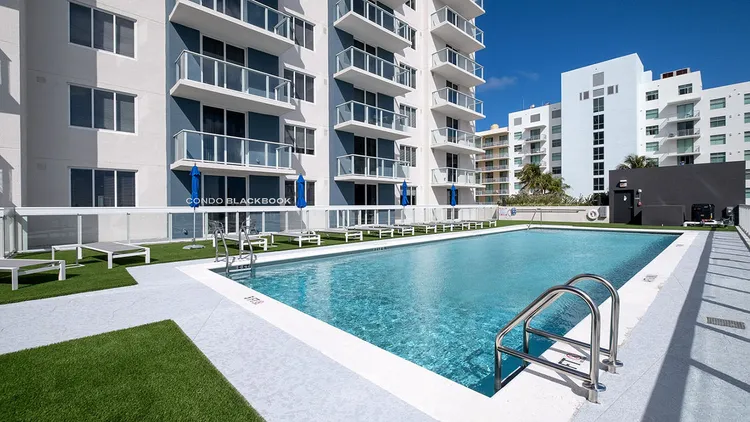 Hollywood East Apartments image #12