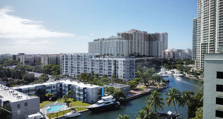 Sixth & Rio image #5