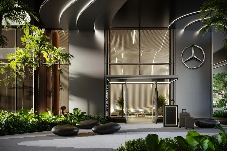 Mercedes-Benz Places image #3