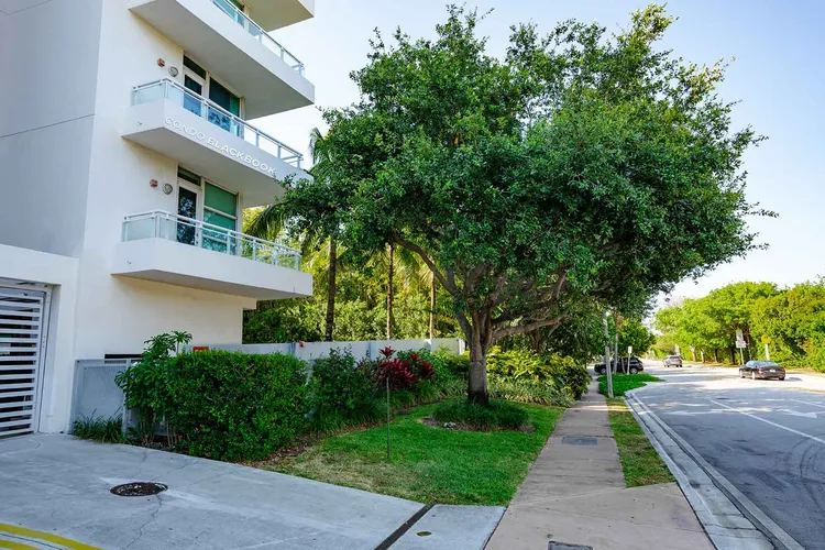 2020 Lofts Condo image #4