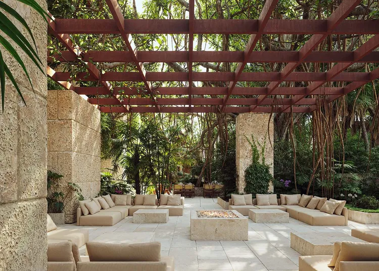 Ziggurat Coconut Grove image #10